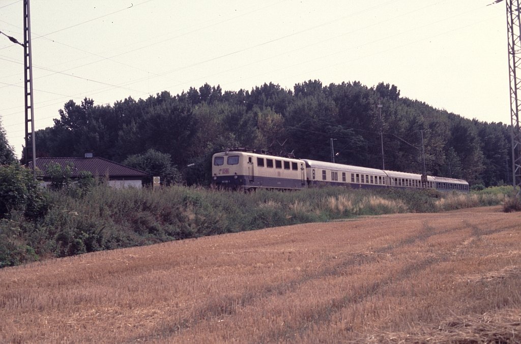 Bunte Züge oder Personenzüge in den 90ern Stummis
