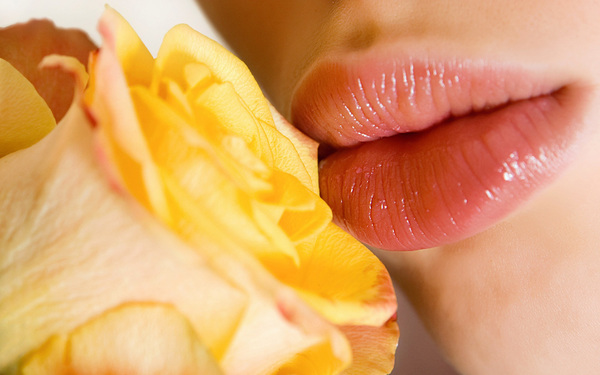 beautiful-lips-flowert4kbn.jpg