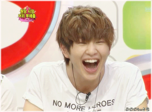 onew-s-adorable-laugh4hjse.gif