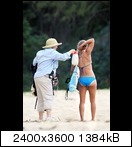 AnnaSophia-Robb-%7C-in-a-bikini-on-Soul-Surfer-set-in-Hawaii-Feb-13%2C-2010-31b8q61aqv.jpg