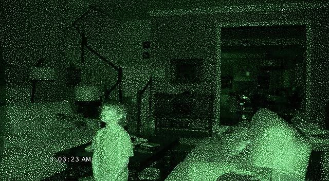 Paranormal Activity 4 Ekran Görüntüsü 2