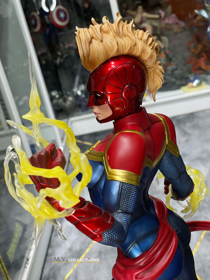 Premium Collectibles : Captain Marvel 1/4 Statue 101bkix