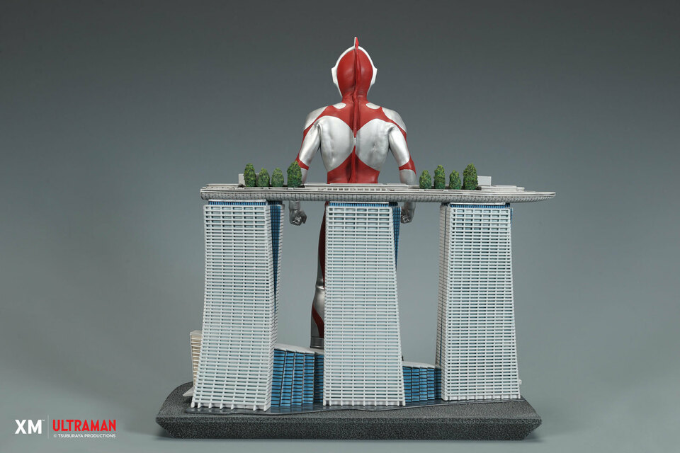 Premium Collectibles : Ultraman Marina Bay Sands Diorama  101odr8