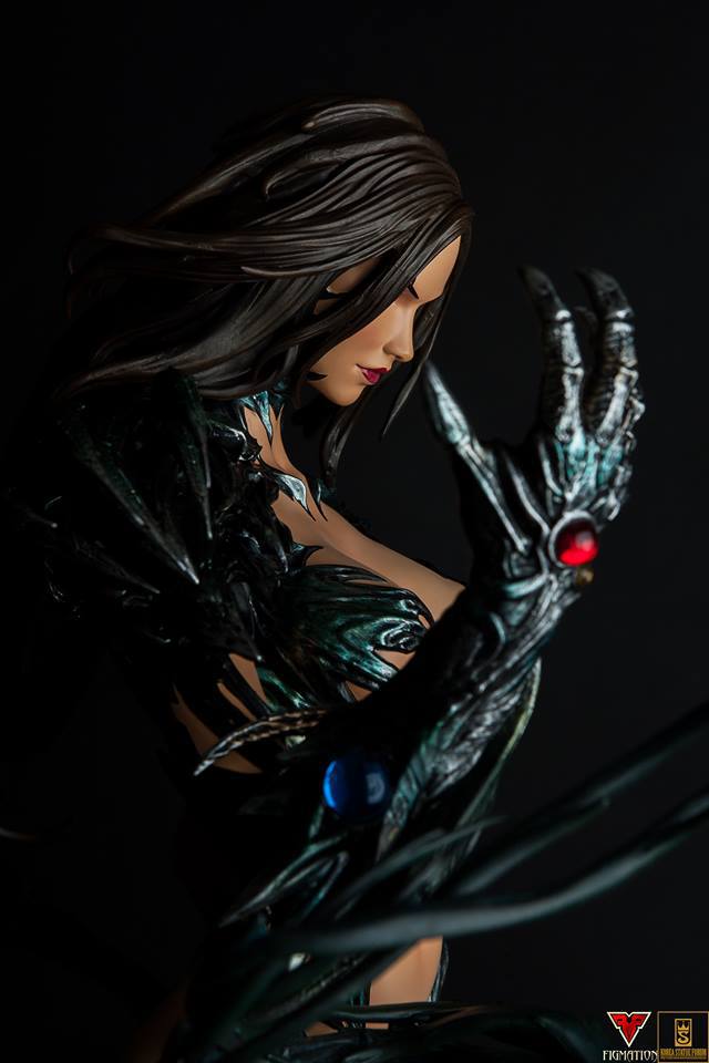 Premium Collectibles : Witchblade - Page 4 12g9scl