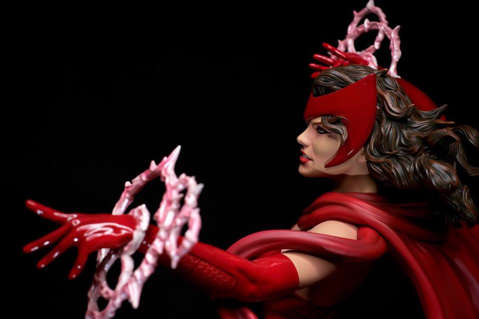 Premium Collectibles : Scarlet Witch** 137tjlg