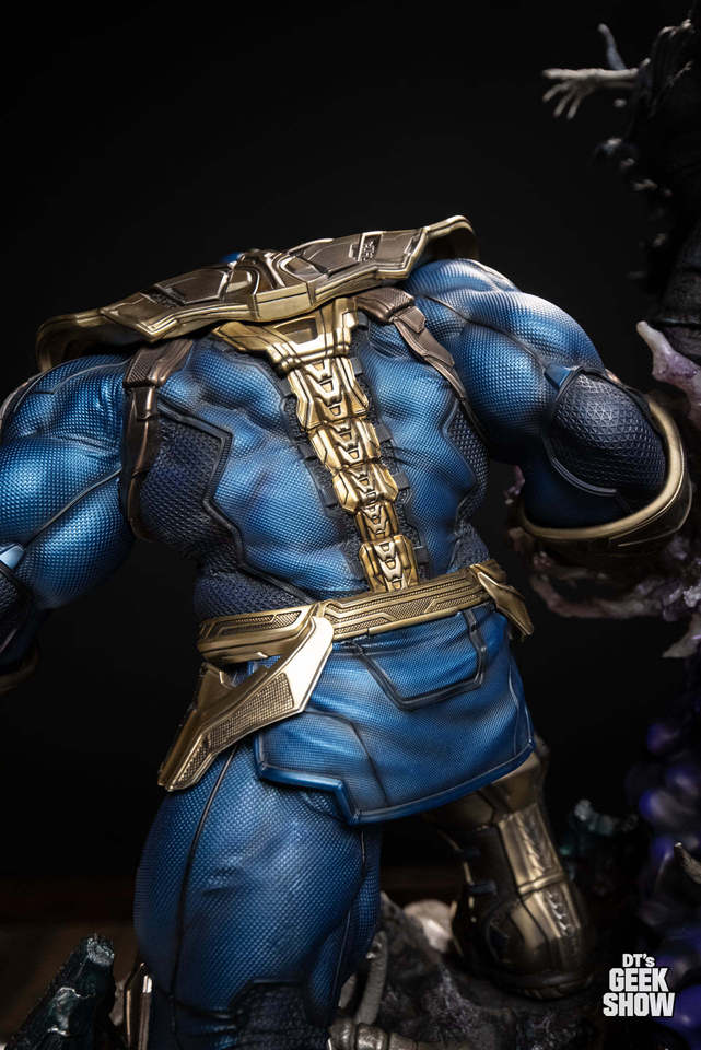 Premium Collectibles : Thanos and Lady Death 141202424_23320504837gukah