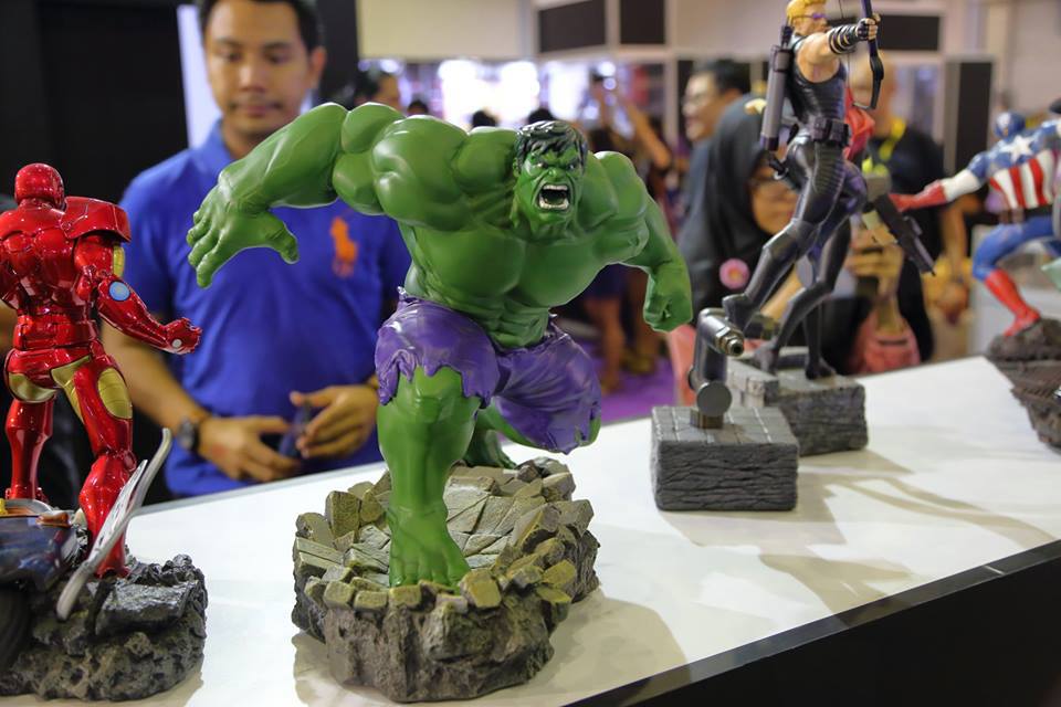 XM Studios : Hulk Sixth Scale Statue 14595568_114128974590bzugn