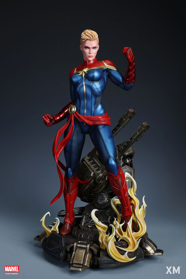 Premium Collectibles : Captain Marvel 1/4 Statue 14kji1