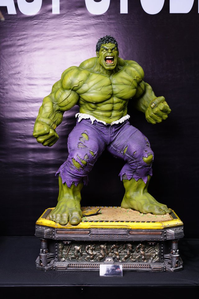 Premium Collectibles : Hulk 1/3 Statue 1awmjnm