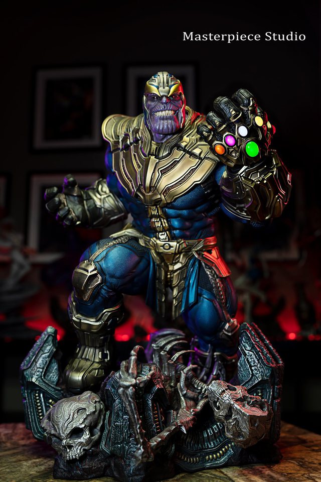 Premium Collectibles : Thanos and Lady Death 1ecjsd