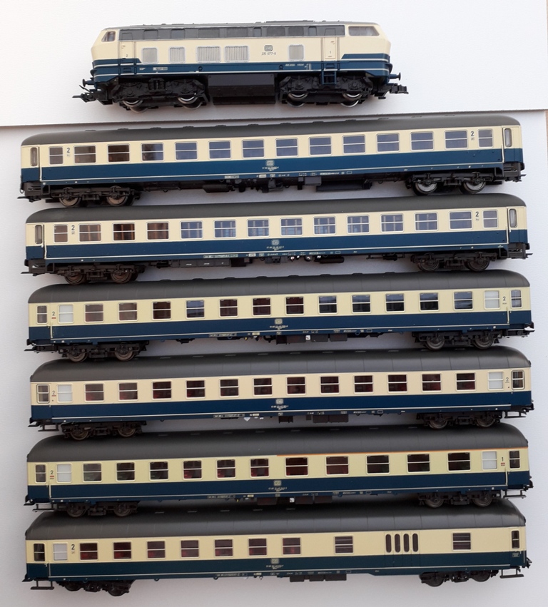 Vorbildgerechte D-Züge aus der Ep.IV 2021-02-2816n8kua