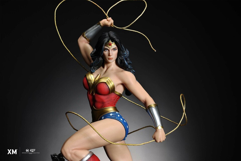 Premium Collectibles : Wonder Woman Classic 1/6 Statue 215veac