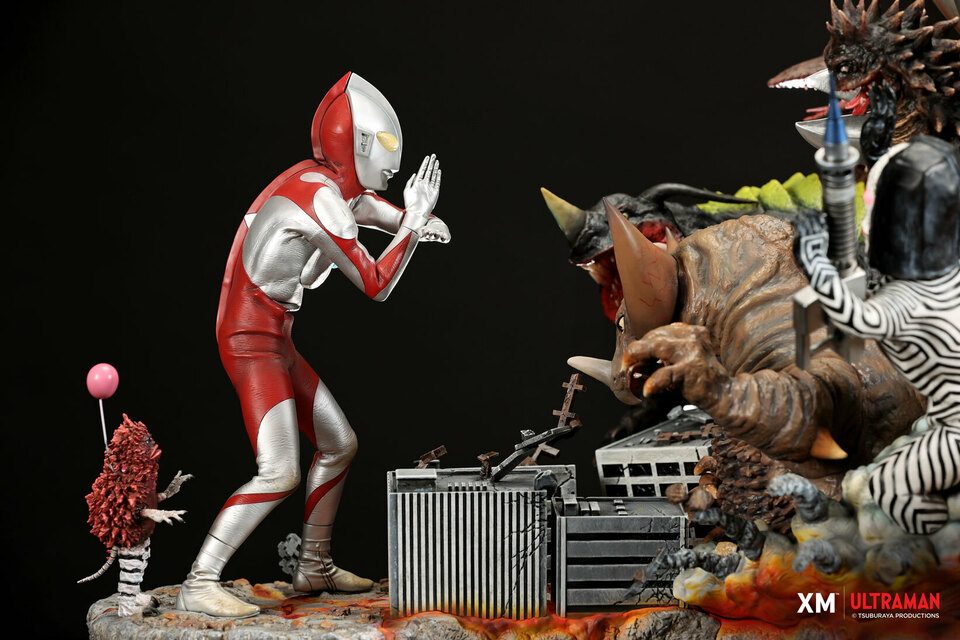 Premium Collectibles : Ultraman vs Kaiju Diorama 239odam
