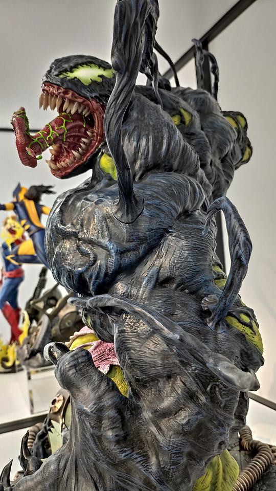 Premium Collectibles : Venom Hulk 1/4 Statue 290135969_10228768824jijca