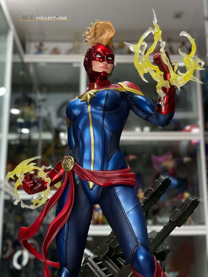 Premium Collectibles : Captain Marvel 1/4 Statue 2h9k4d