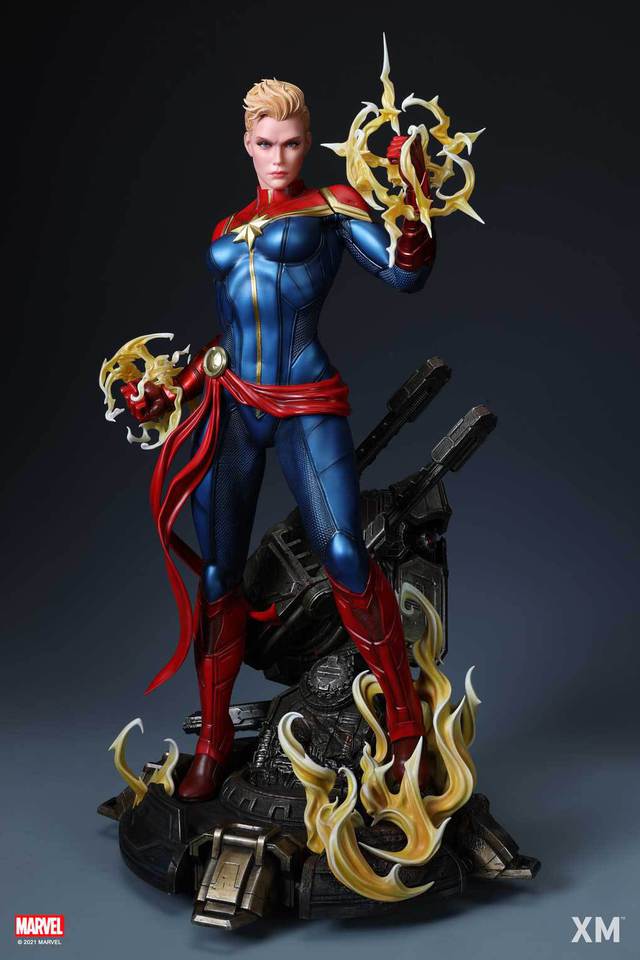 Premium Collectibles : Captain Marvel 1/4 Statue 4ajkd1