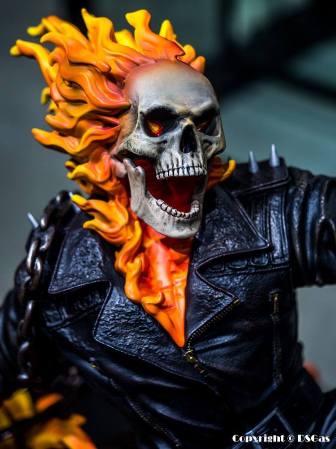 Premium Collectibles : Ghost Rider - Page 5 4lbsse