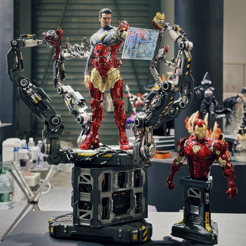 Premium Collectibles : Iron Man Suit-Up 1/4 Statue 5avyibl