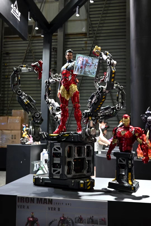 Premium Collectibles : Iron Man Suit-Up 1/4 Statue 5ebdv9