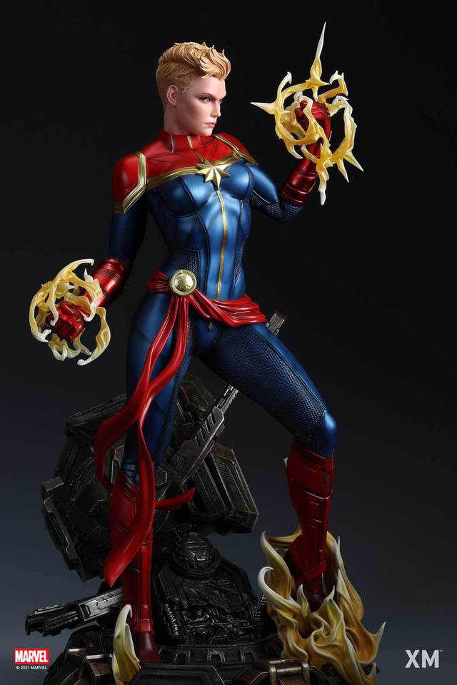 Premium Collectibles : Captain Marvel 1/4 Statue 5vtk5g