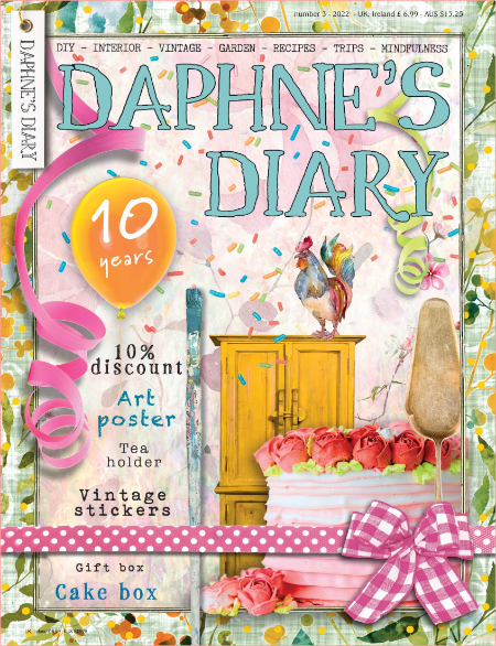 Daphnes Diary English Edition-April 2022