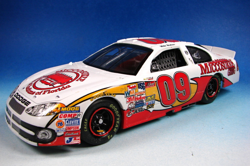 NASCAR 2003 Dodge Intrepid #09 Dsc00488q6jm7