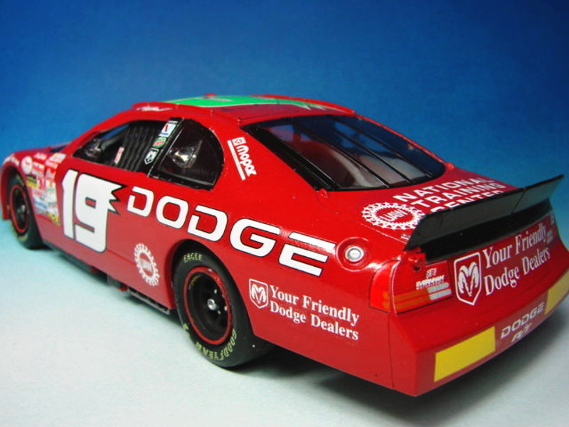NASCAR 2001 Dodge Intrepid #19 Dsc075858djhk