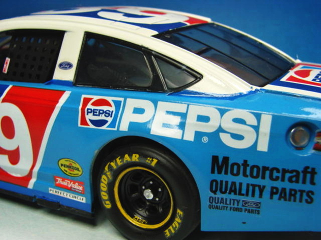 NASCAR 2015 Ford Fusion Pepsi Dsc07705b8og0