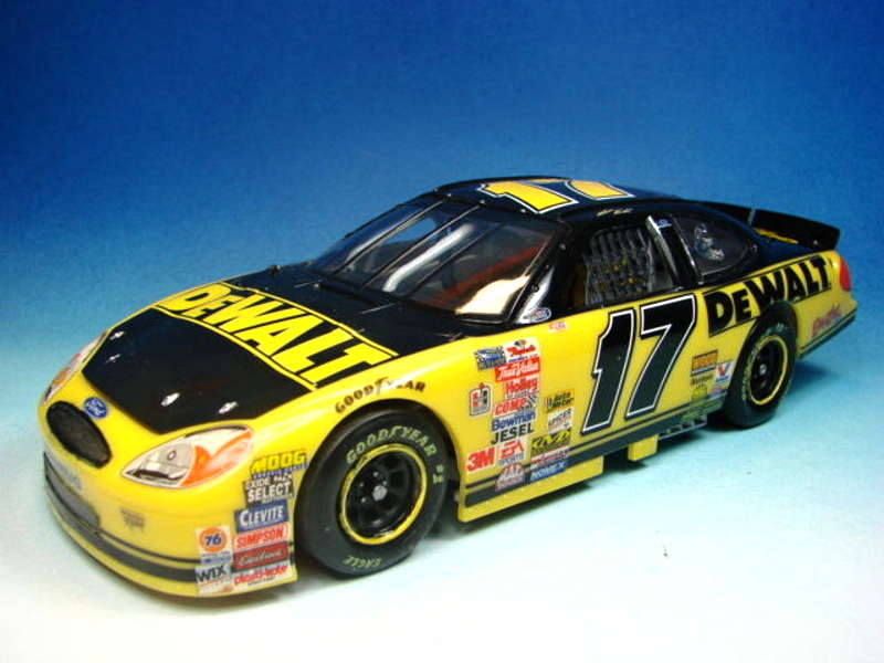 NASCAR 2000 Ford Taurus DeWalt Dsc0889201kgq