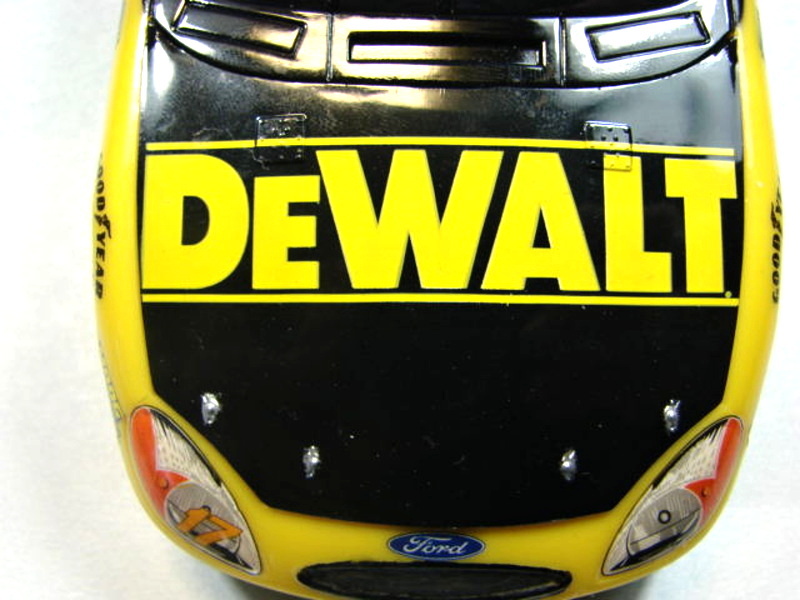 NASCAR 2000 Ford Taurus DeWalt Dsc08895m1kxu