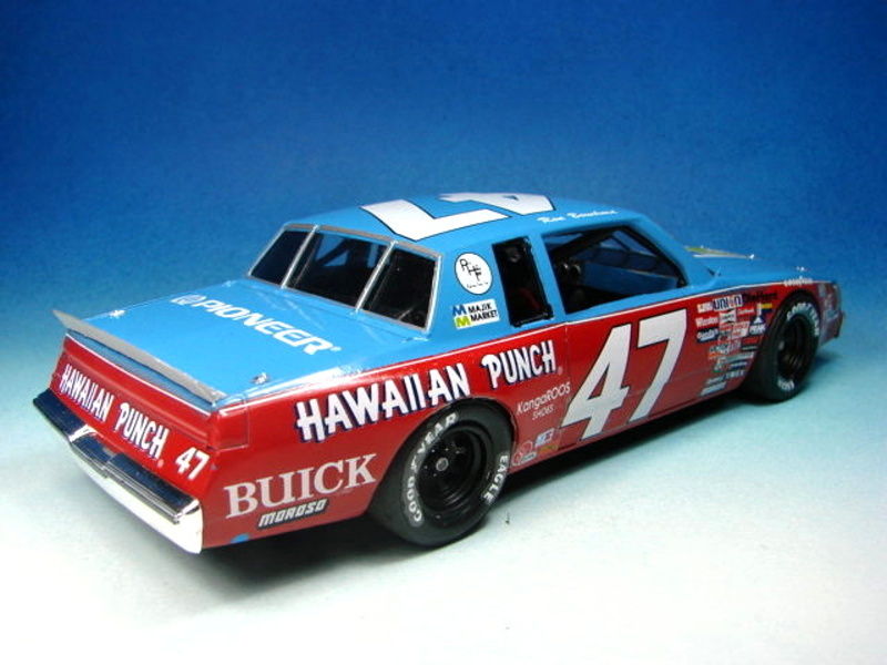 NASCAR 1984 Buick Regal Hawaiian Punch Dsc09200b2k40