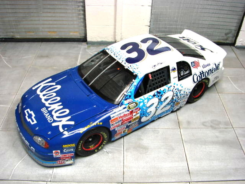 NASCAR 1999 Chevrolet Monte Carlo Kleenex Dsc09751ghjik