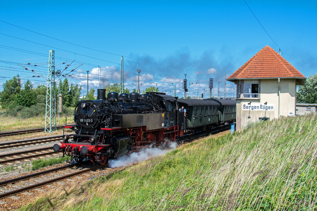 86 1049 der DR Postkarte Reitzenhain 1990 Güterzug-Dampflokomotiven 86 1333 u 