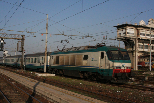 E 402 006 Einfahrt Milano Centrale