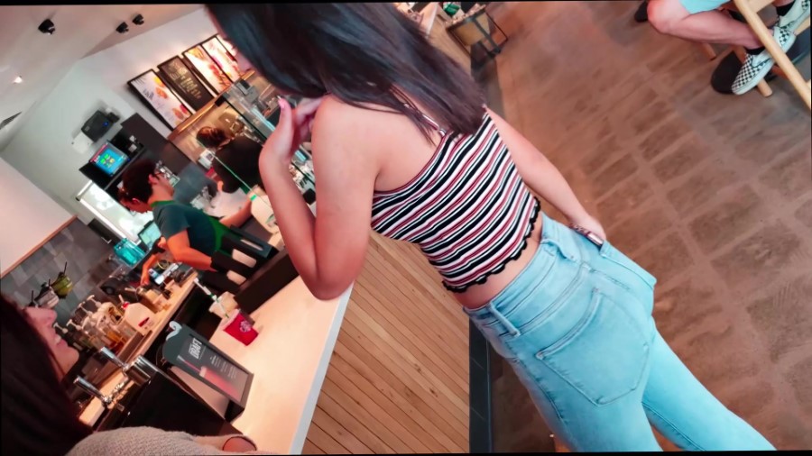 Gorgeous Teen in Sexy Jeans