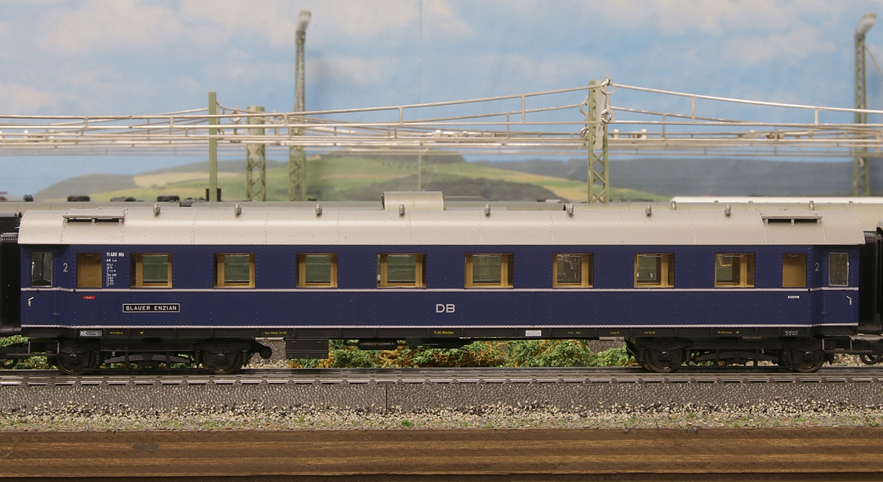 Ein neuer Zug, der "Blaue Enzian" Img_19042djxz