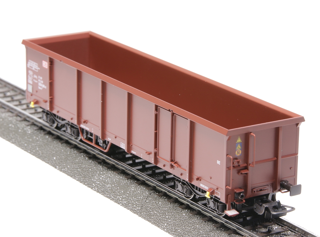 58235 Doppelpack Güterwagen EAOS mit Holzladung Img_2548d9isr