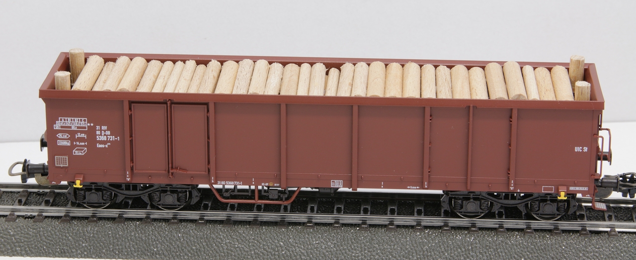 58235 Doppelpack Güterwagen EAOS mit Holzladung Img_2554ymer8