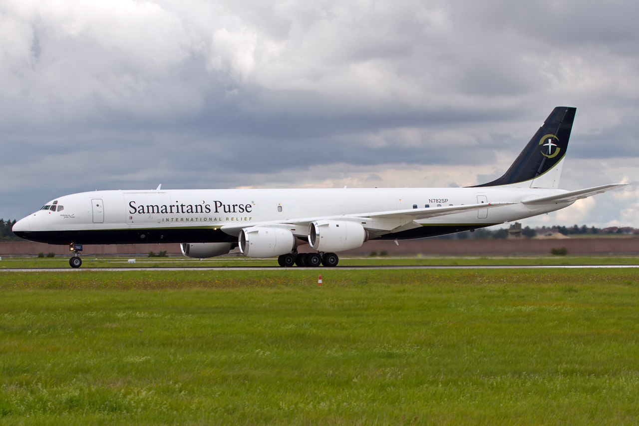 STR 28.08.2021 Samaritan's Purse DC-8-72  Img_4215wdklo