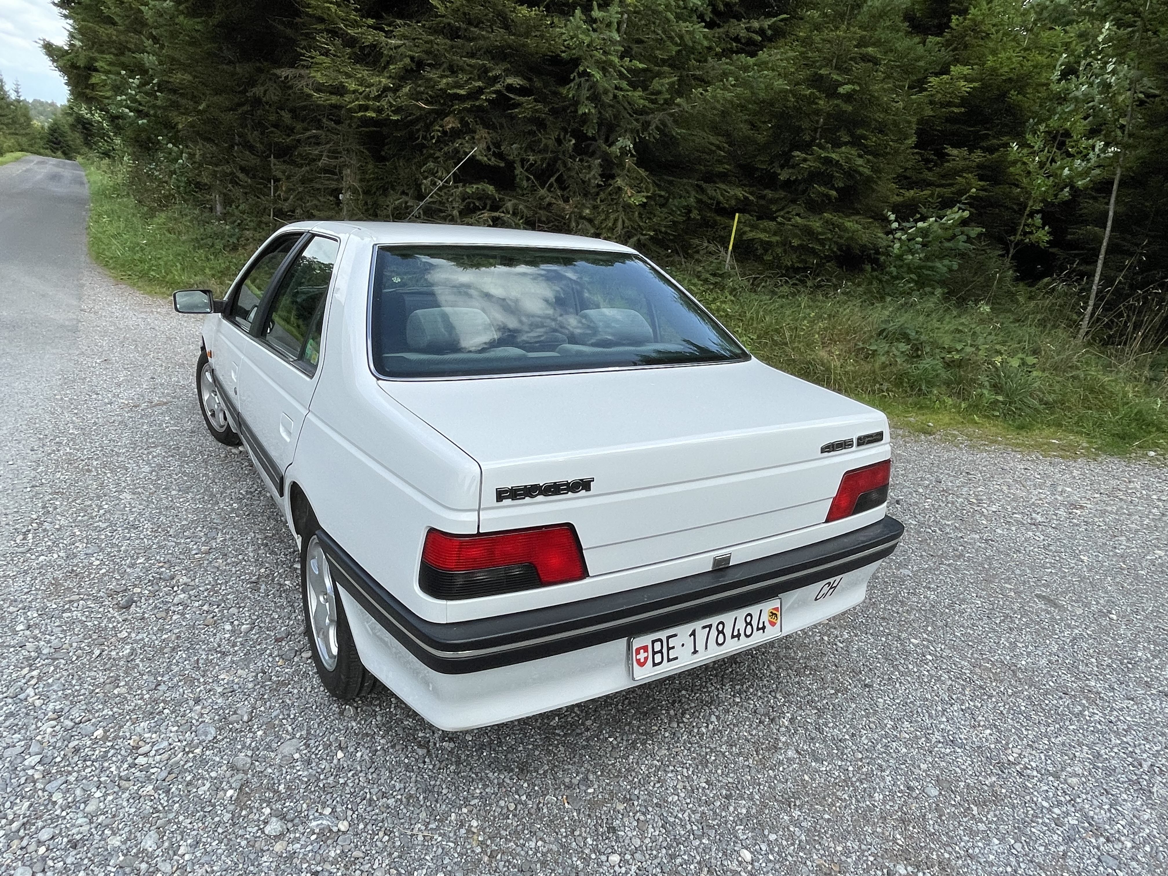 [Signature 2.0i - Bern] Peugeot 405 2.0 i Signature, année 1995, 96512 km  Img_46981ff0g