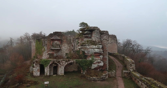 Die Ruinen Neuscharfeneck_ruins_bzkku