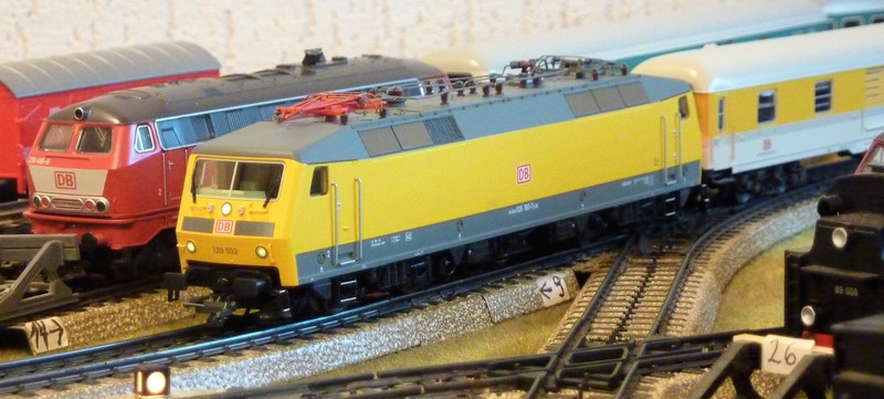 Neues Rollmaterial auf alten Gleisen P1230464uejki