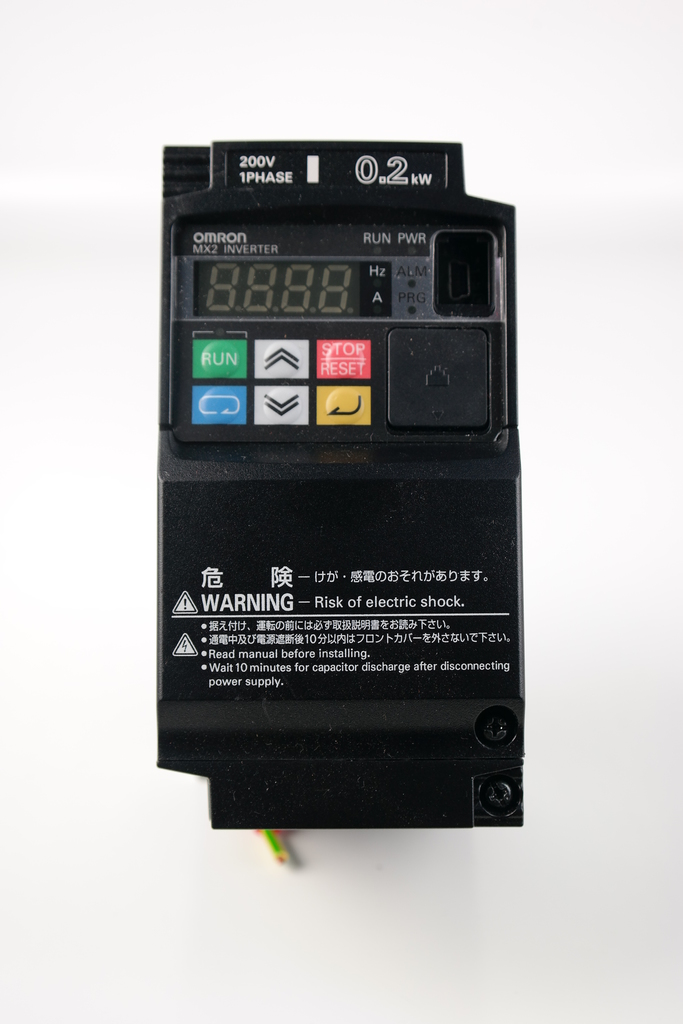 Omron 3G3MX2-AB002-E Inverter Frequenz-Umrichter Frequenzumrichter NE18220-002