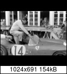 24 HEURES DU MANS YEAR BY YEAR PART ONE 1923-1969 - Page 45 1958-lm-120-podium-00r4jgv
