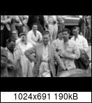 24 HEURES DU MANS YEAR BY YEAR PART ONE 1923-1969 - Page 45 1958-lm-120-podium-019tkrw