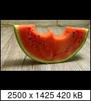 Stück angebissene Wassermelone